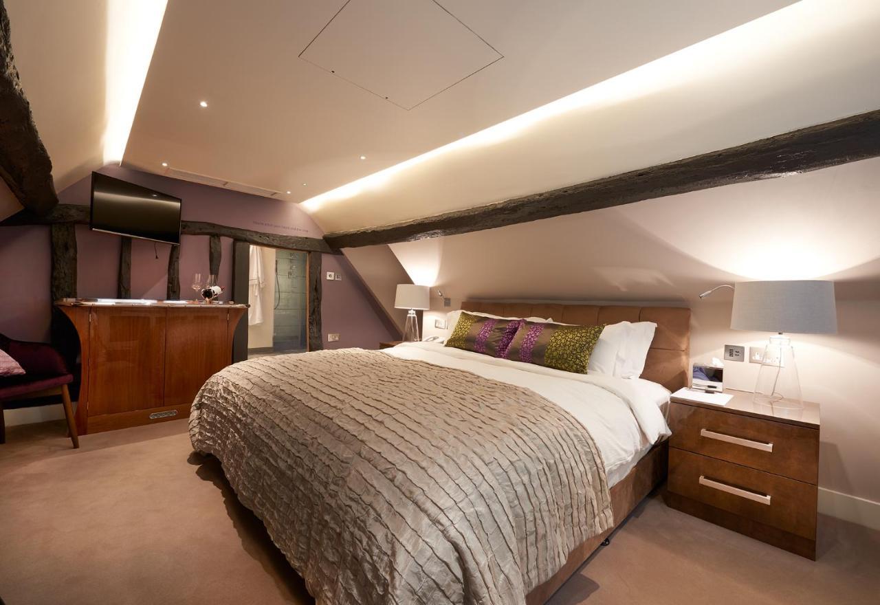 The Dog And Badger Bed & Breakfast Marlow  Room photo